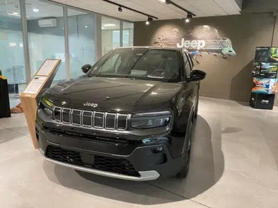 Jeep Avenger full-electric Black Edition fwd 156cv auto nuova a Benevento