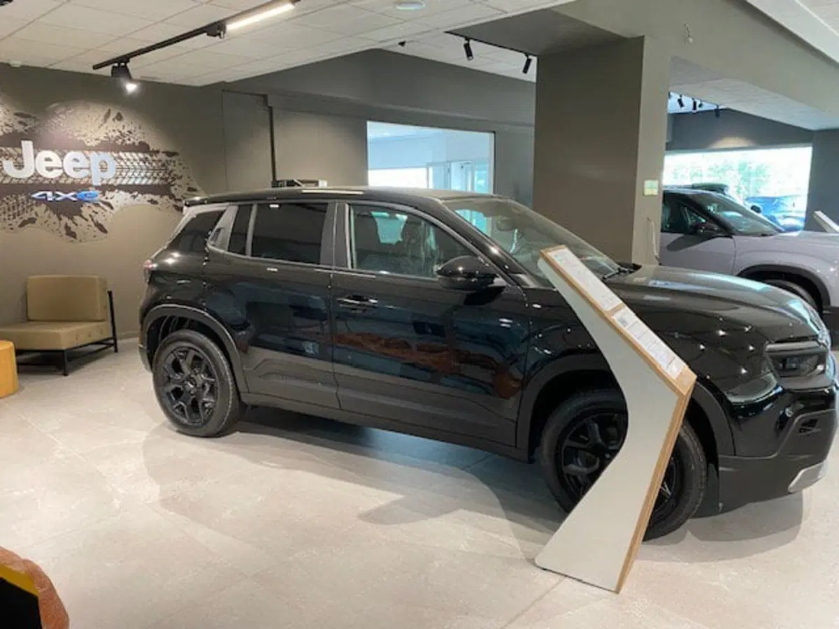 Jeep Avenger nuova a Benevento (10)