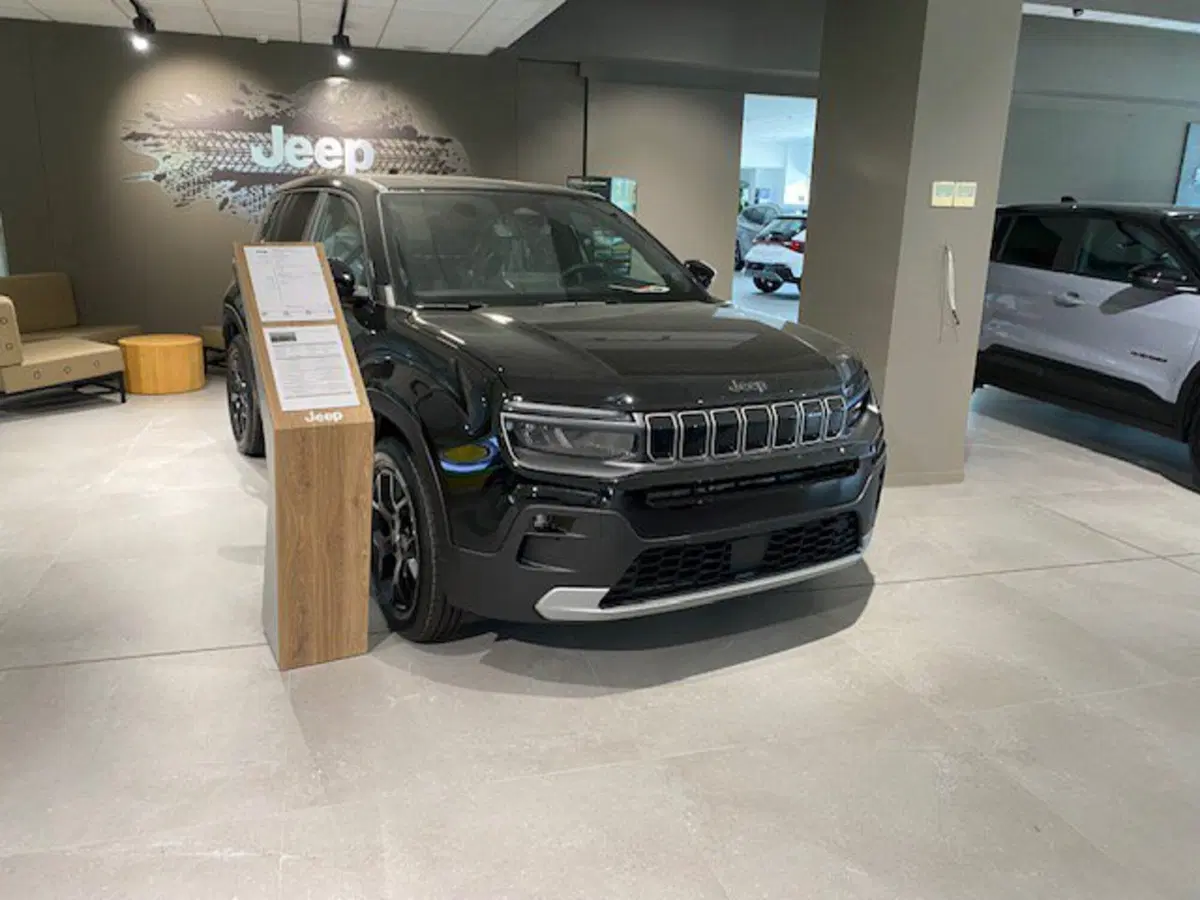 Jeep Avenger nuova a Benevento (3)