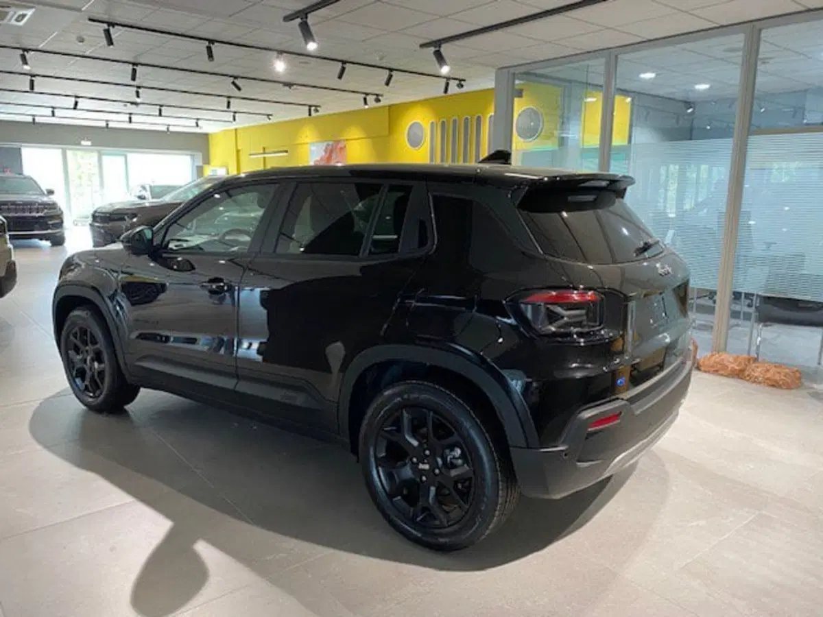 Jeep Avenger nuova a Benevento (7)