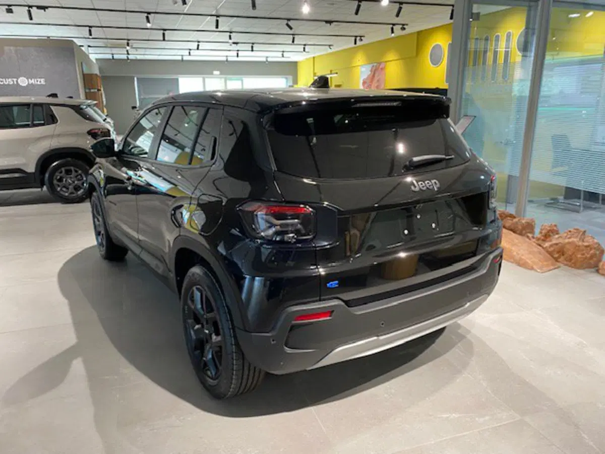 Jeep Avenger nuova a Benevento (8)