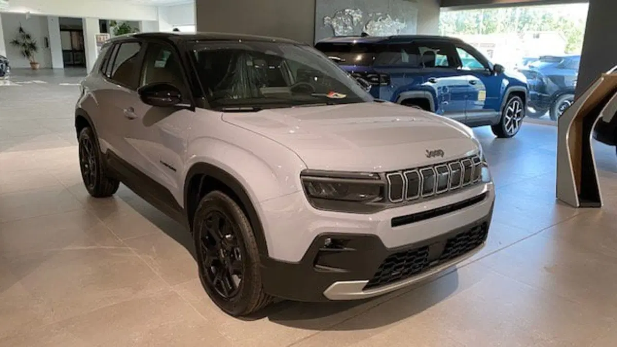 Jeep Avenger nuova a Benevento (10)