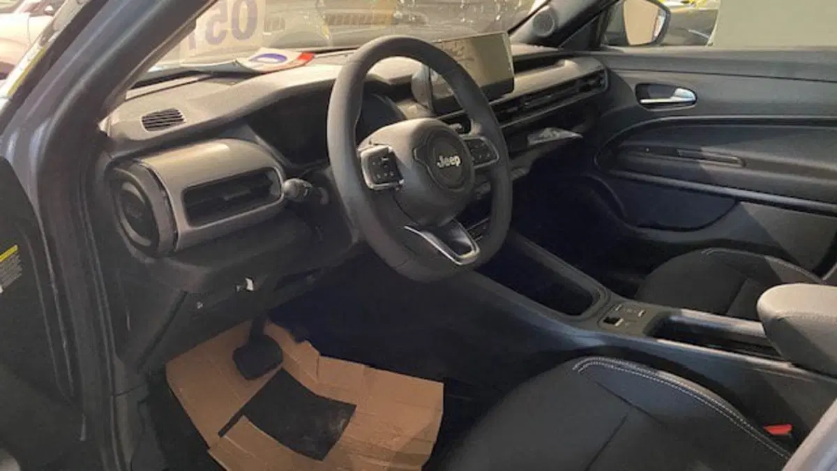 Jeep Avenger nuova a Benevento (15)