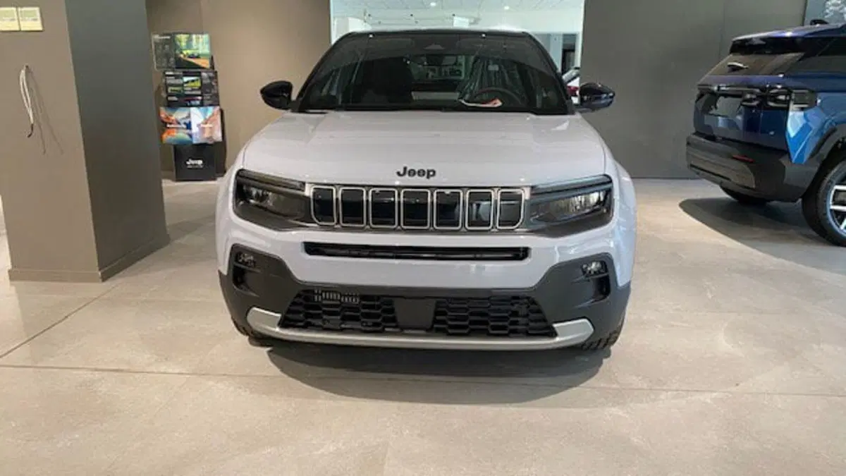 Jeep Avenger nuova a Benevento (2)