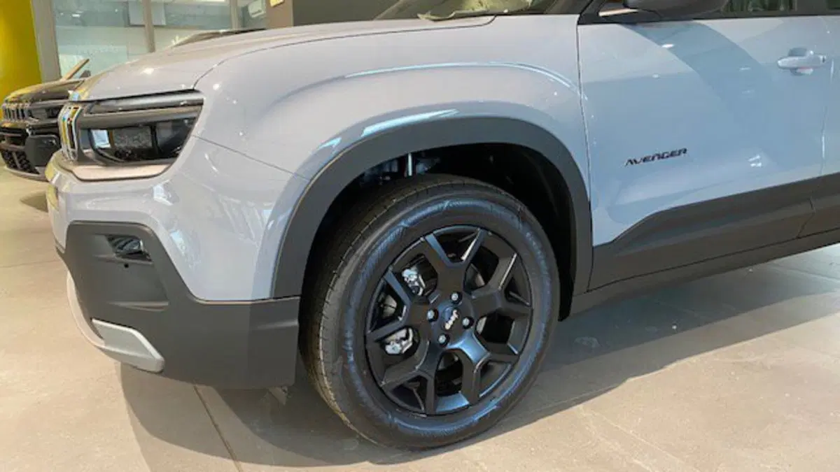 Jeep Avenger nuova a Benevento (3)