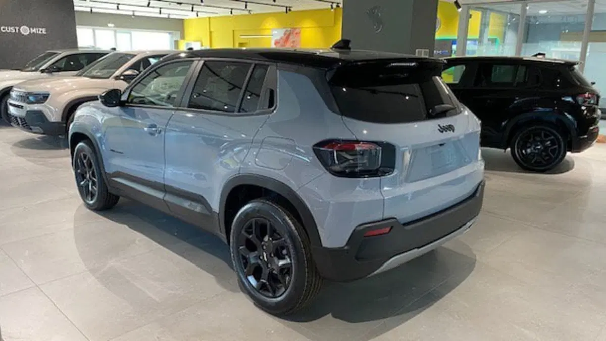 Jeep Avenger nuova a Benevento (5)
