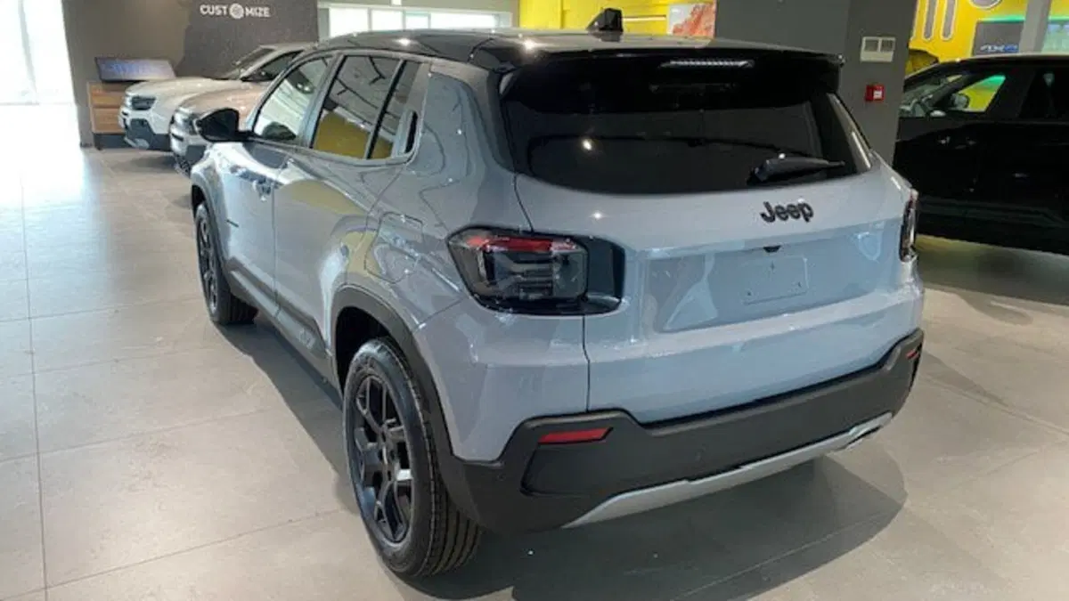 Jeep Avenger nuova a Benevento (6)