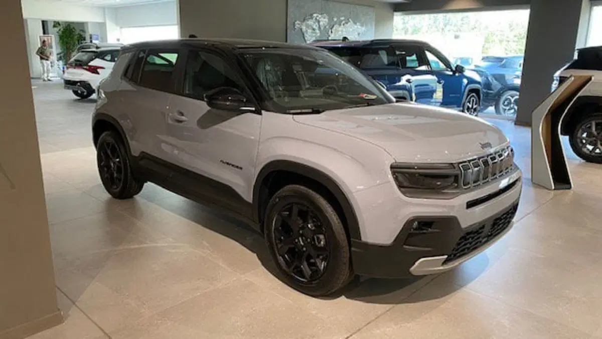 Jeep Avenger nuova a Benevento (9)