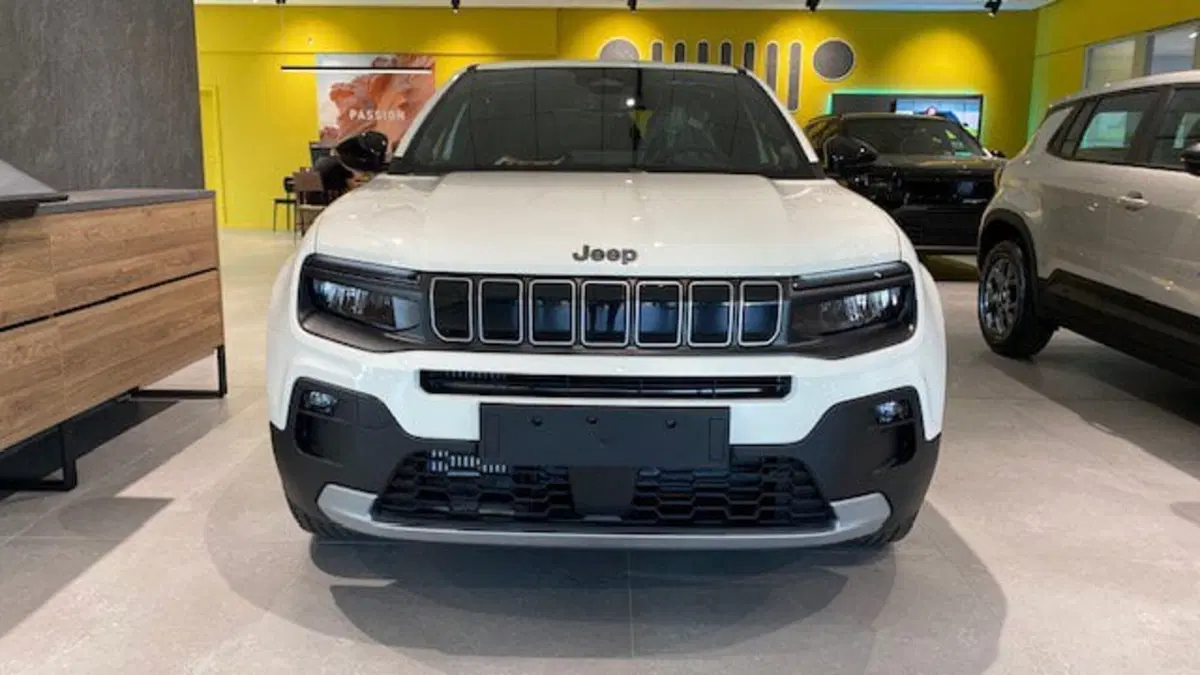 Jeep Avenger nuova a Benevento (12)