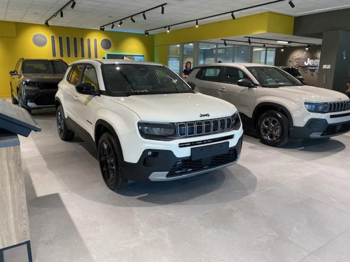 Jeep Avenger nuova a Benevento (5)