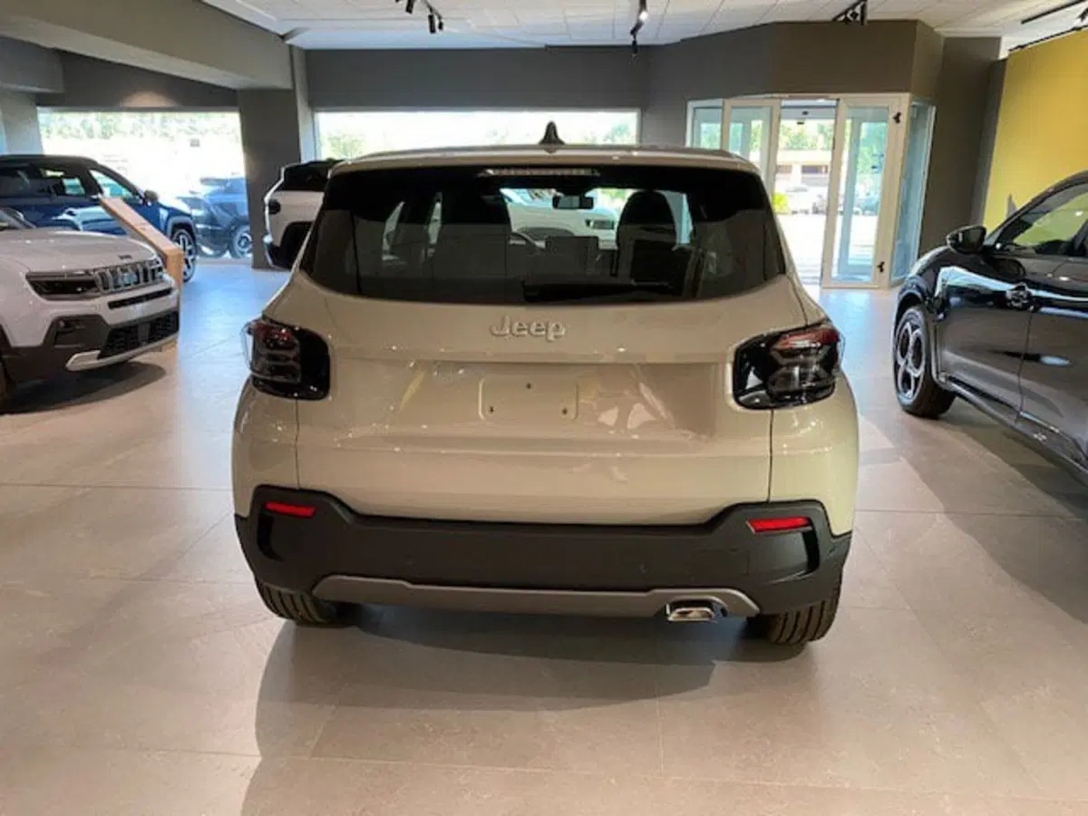 Jeep Avenger nuova a Benevento (10)