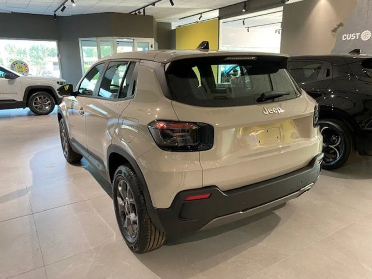 Jeep Avenger nuova a Benevento (11)