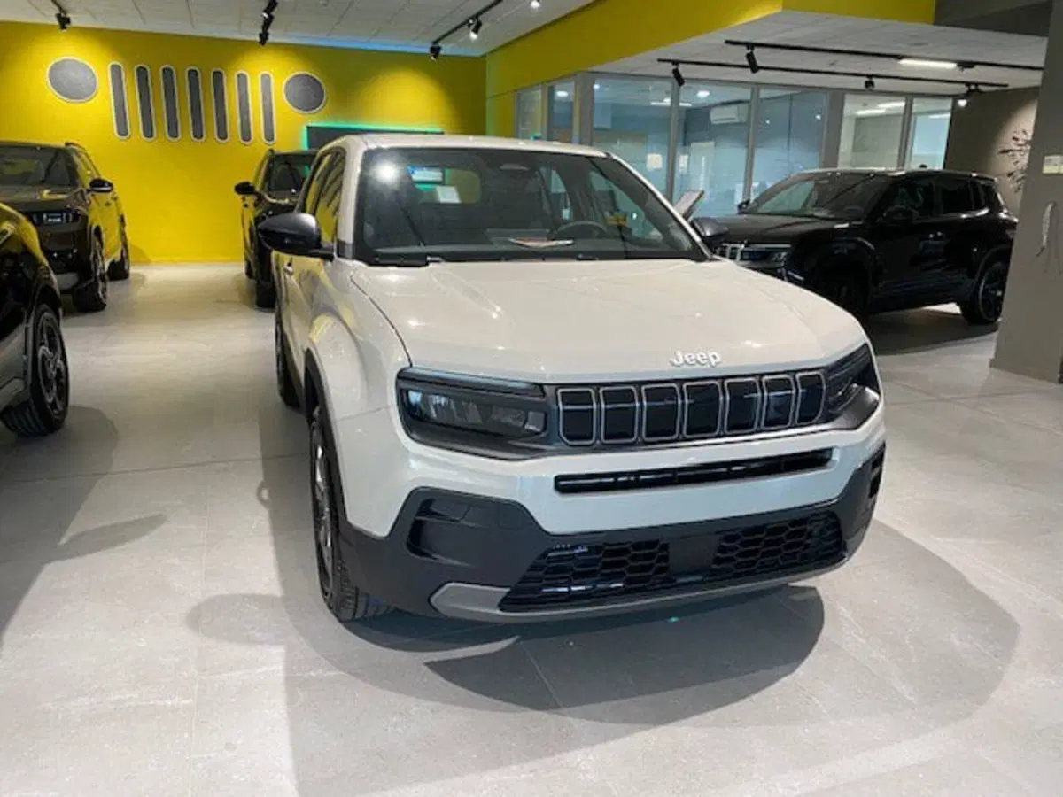 Jeep Avenger nuova a Benevento (5)