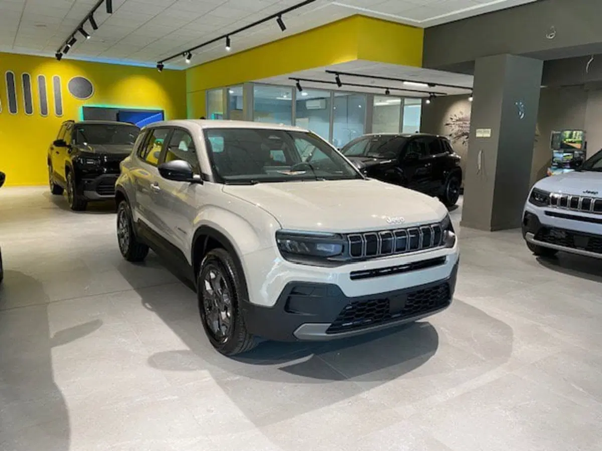 Jeep Avenger nuova a Benevento (6)