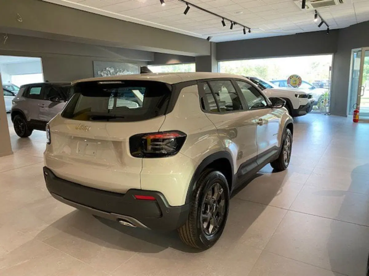 Jeep Avenger nuova a Benevento (7)