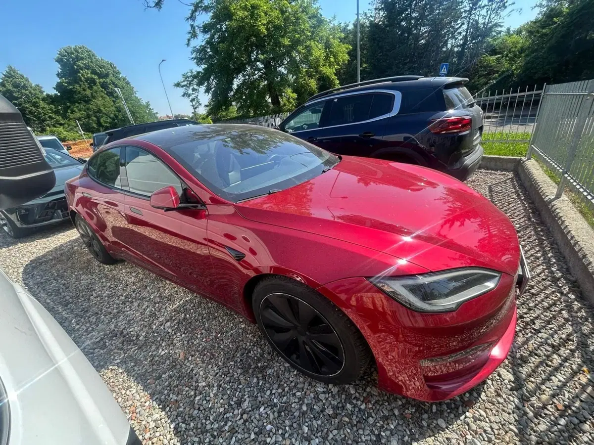Tesla Model S usata a Salerno (2)