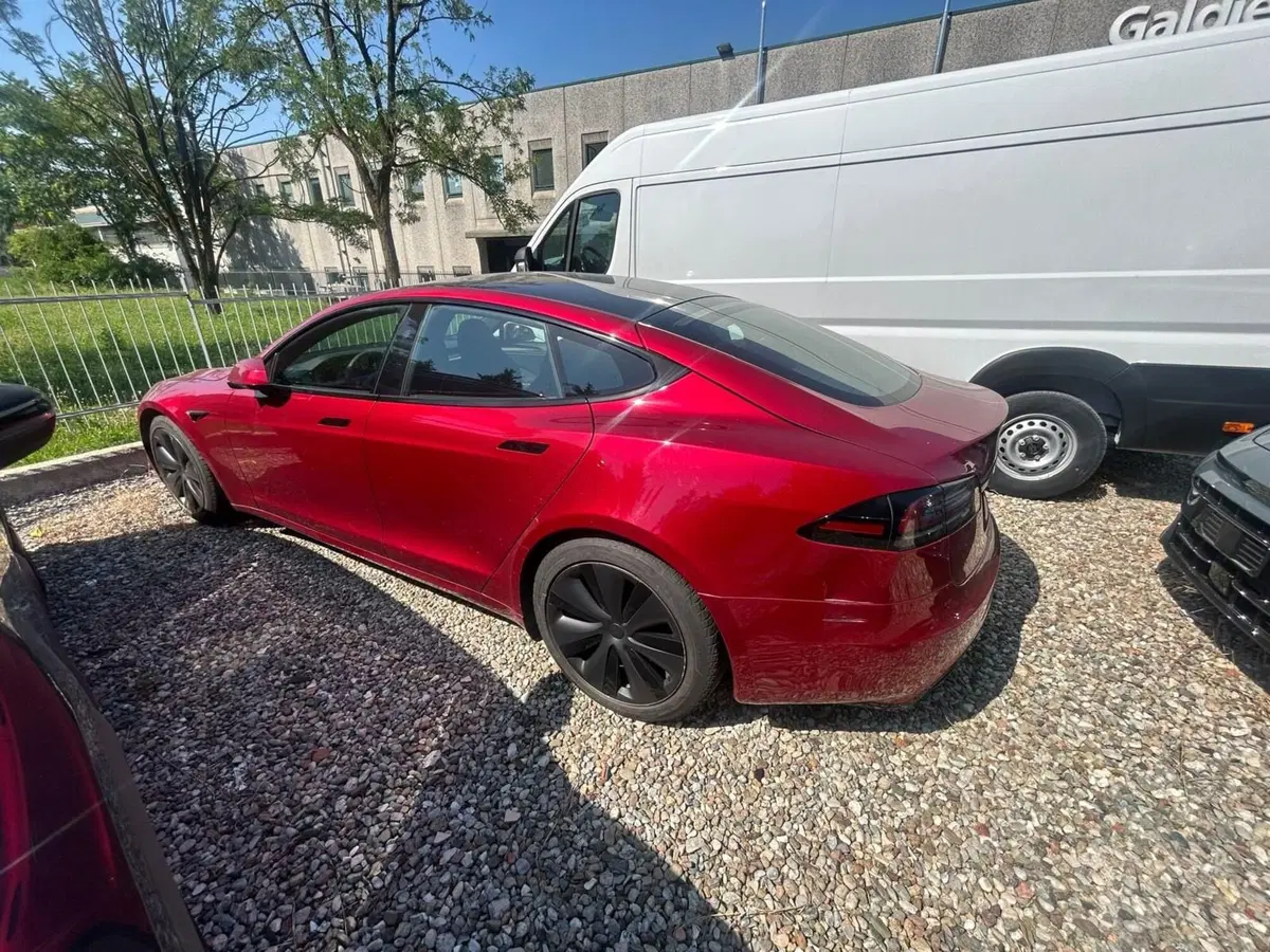 Tesla Model S usata a Salerno (3)