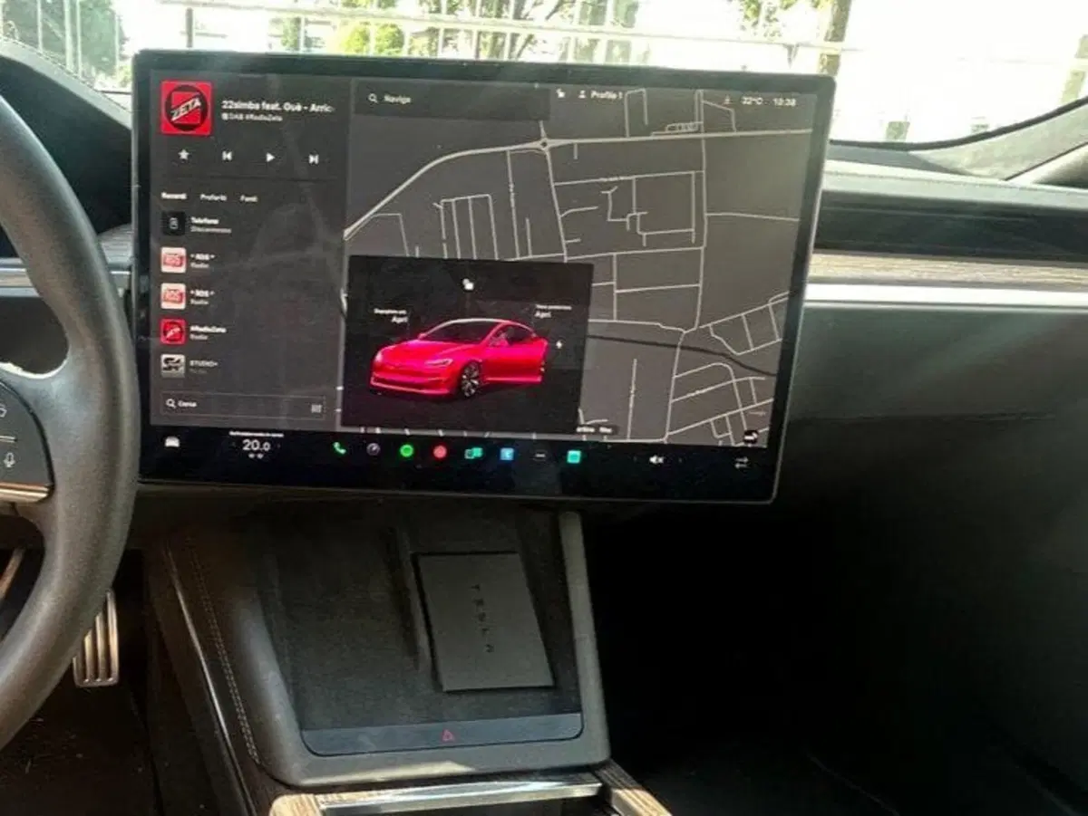 Tesla Model S usata a Salerno (8)