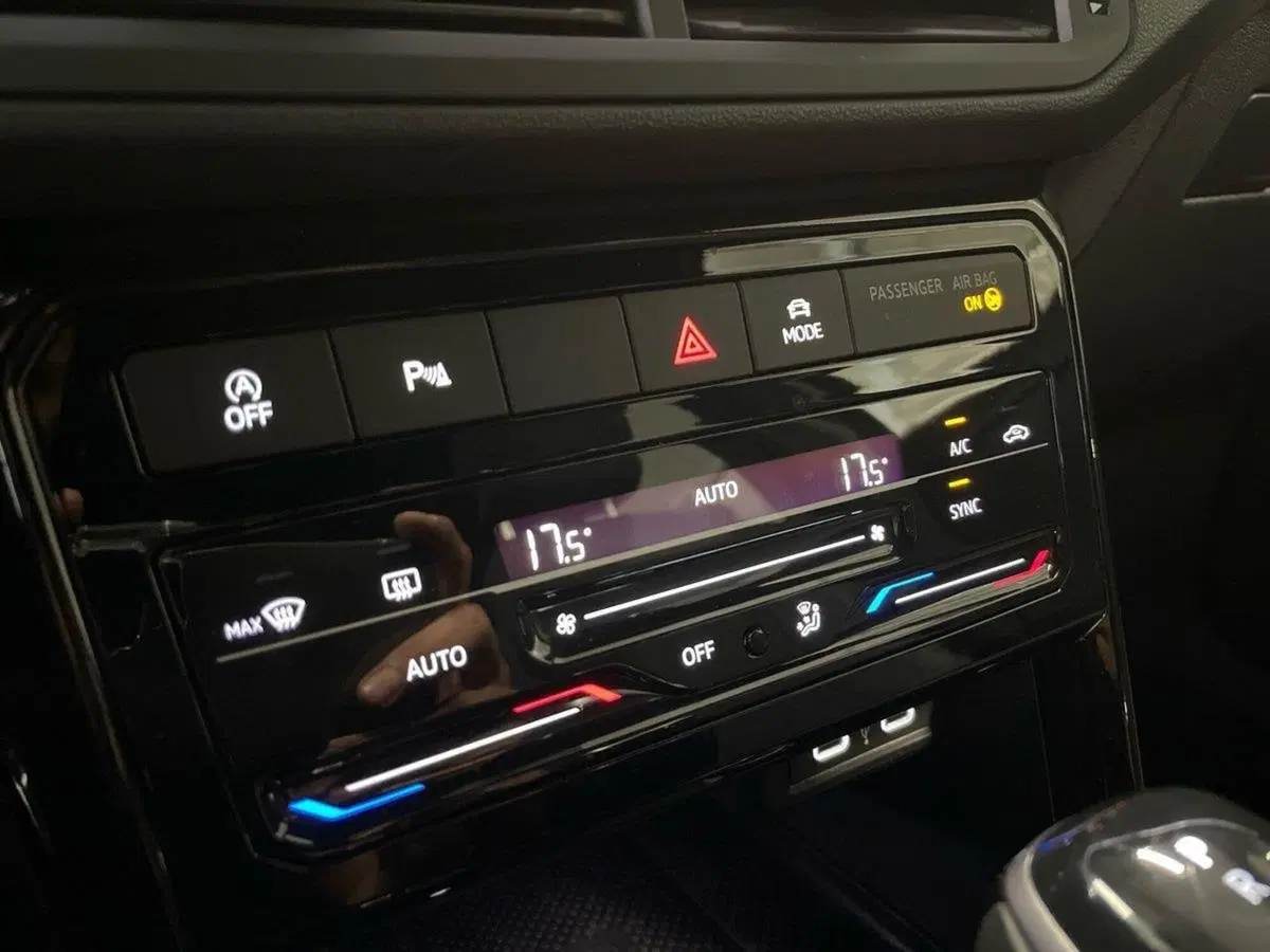 Volkswagen T-Cross usata a Prato (15)