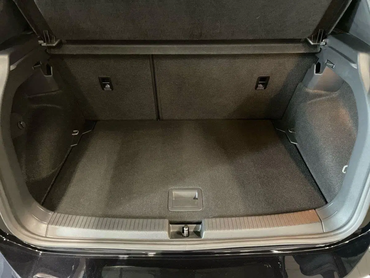 Volkswagen T-Cross usata a Prato (8)