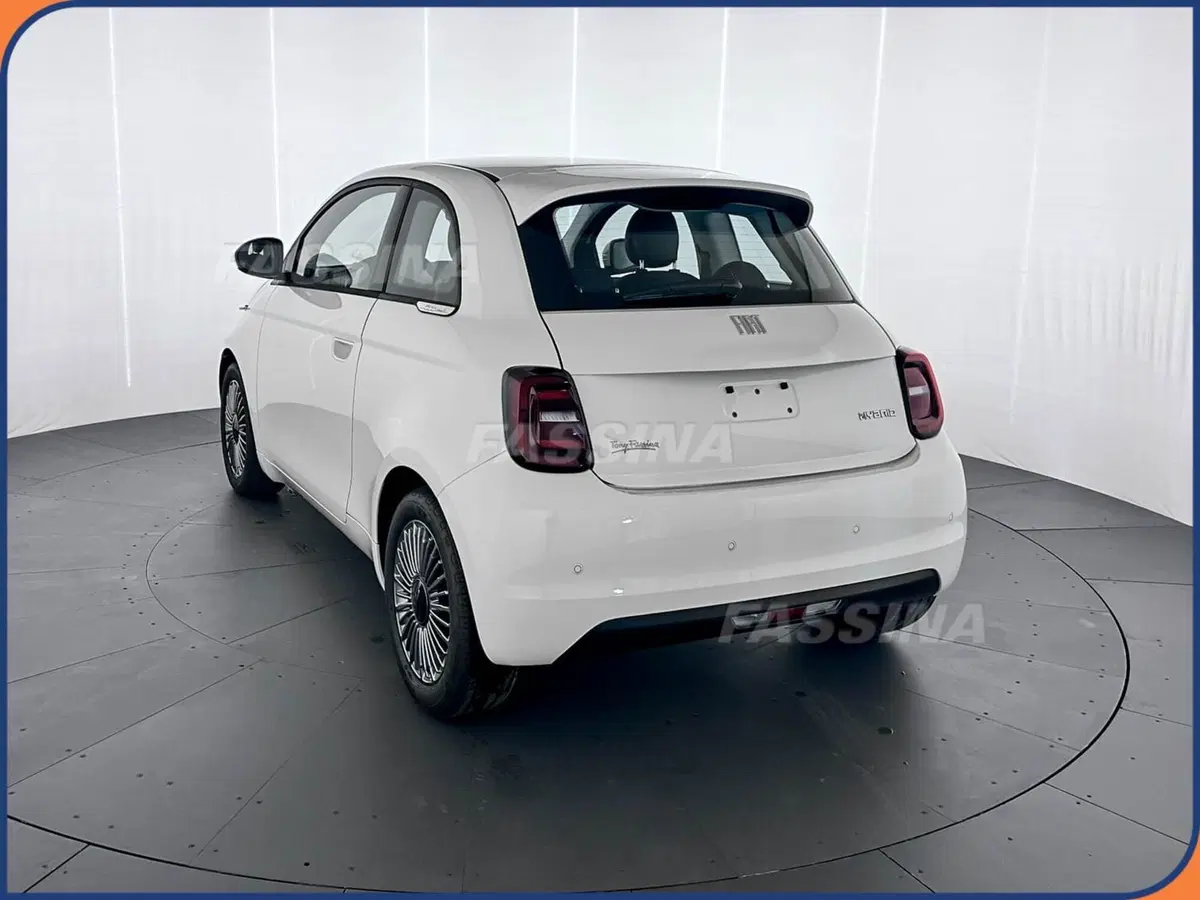 Fiat 500 nuova a Milano (4)