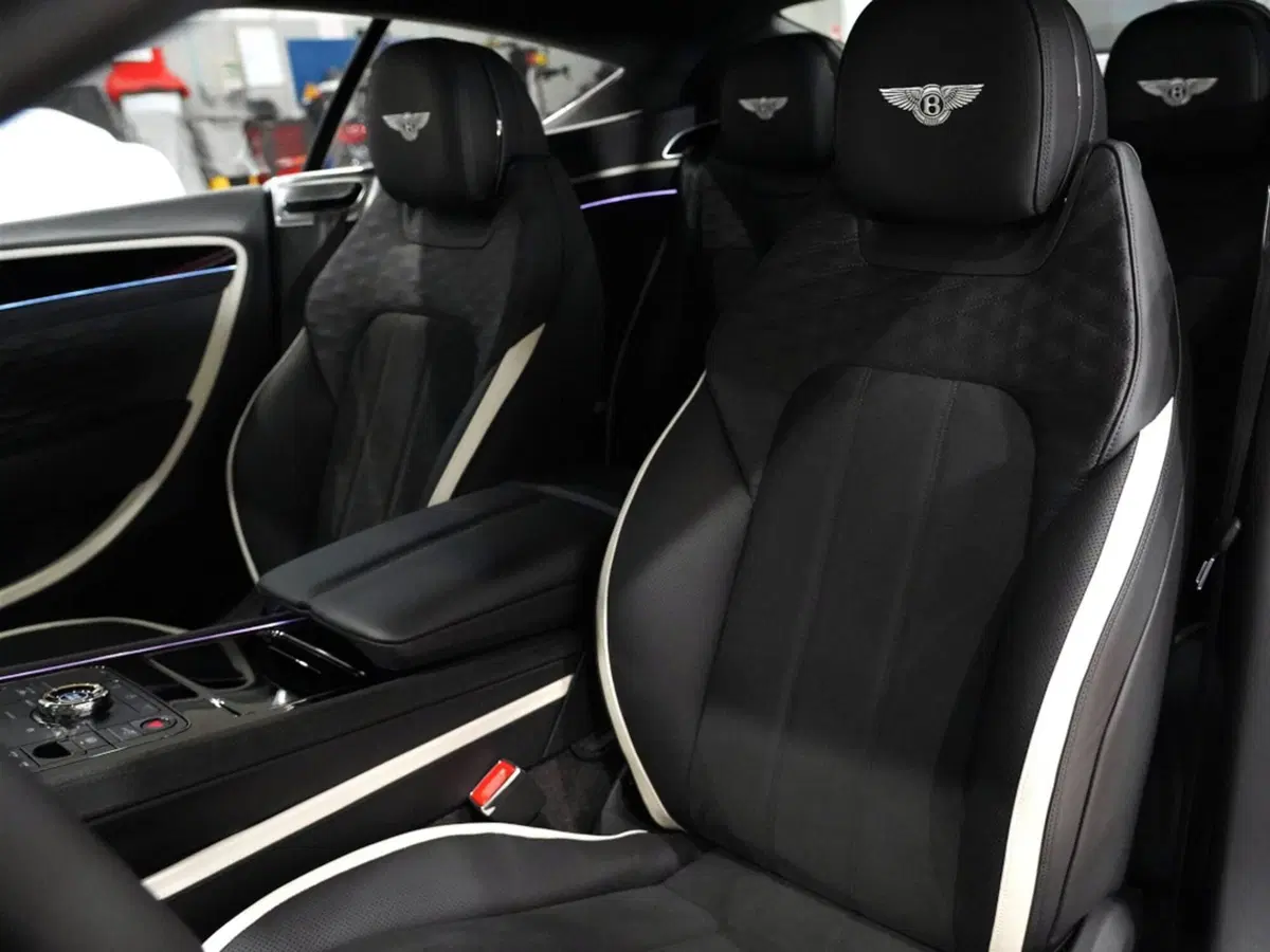 Bentley Continental GT nuova a Milano (11)