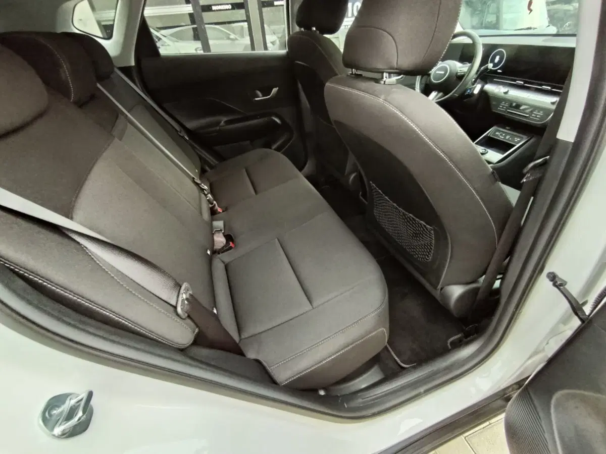 Hyundai Kona usata a Massa-Carrara (12)