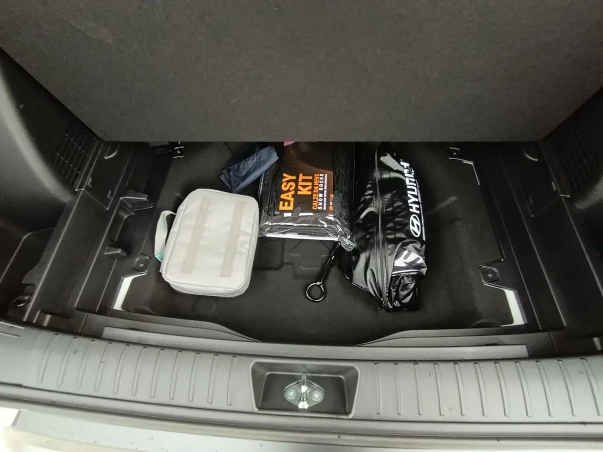 Hyundai Kona usata a Massa-Carrara (16)