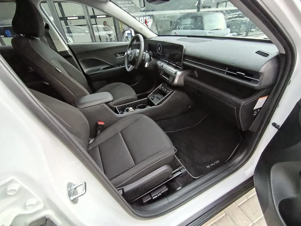 Hyundai Kona usata a Massa-Carrara (5)