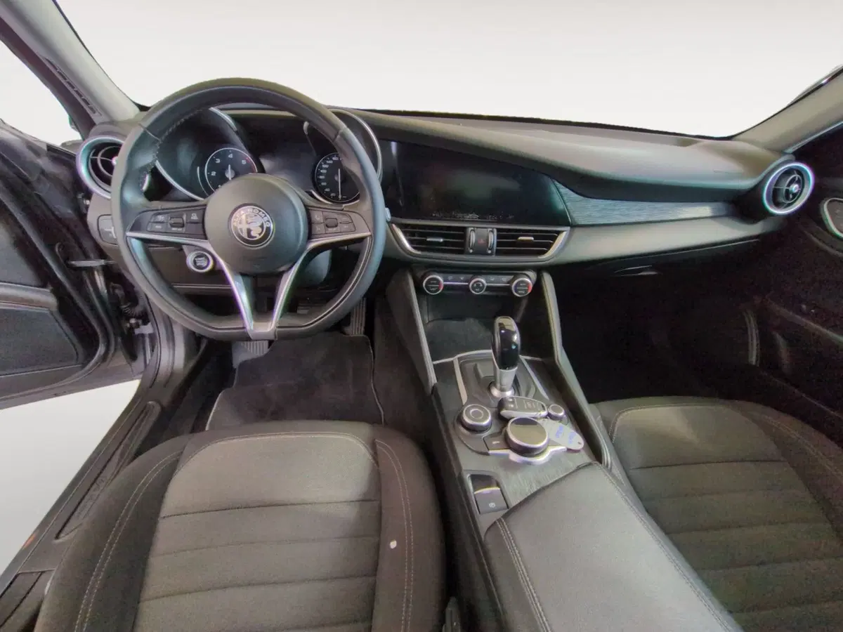 Alfa Romeo Giulia usata a Agrigento (9)
