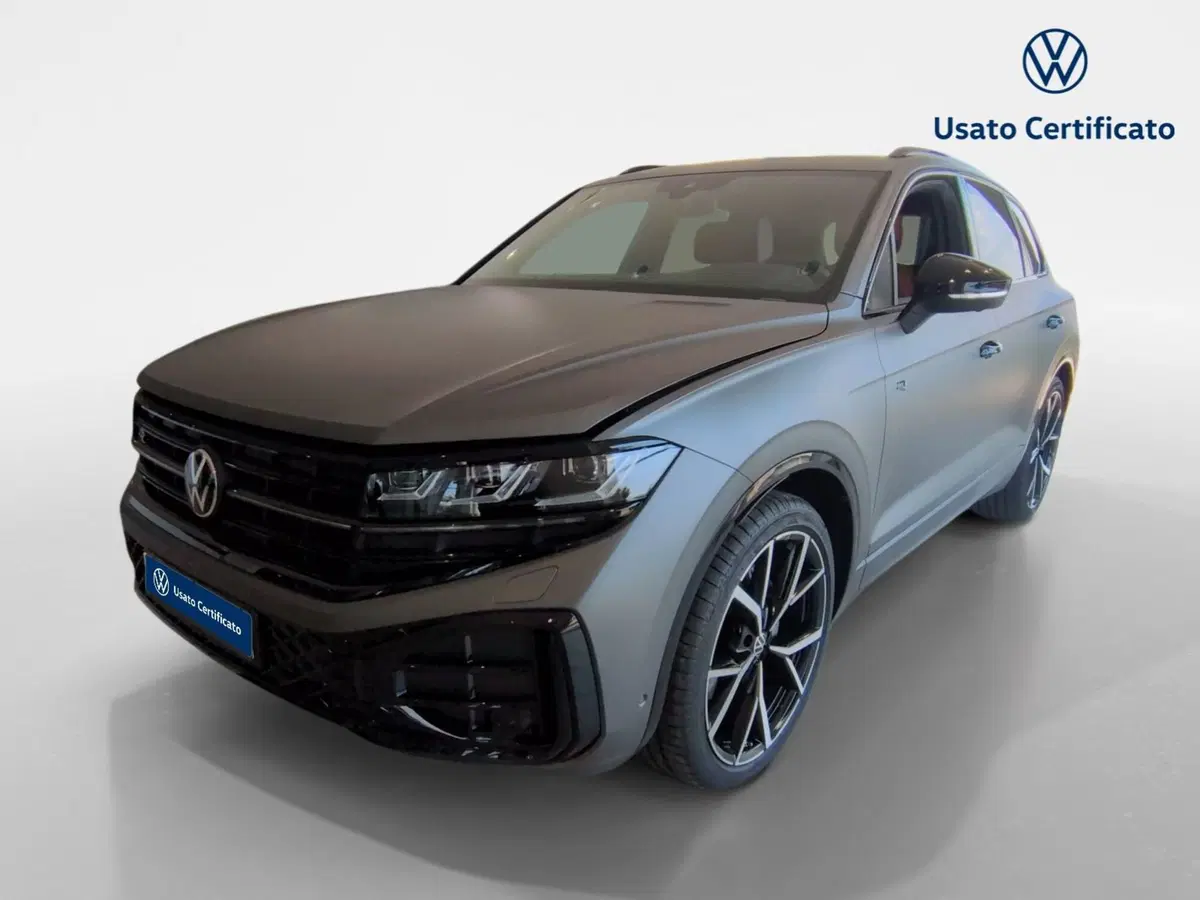 Volkswagen Touareg nuova a Agrigento
