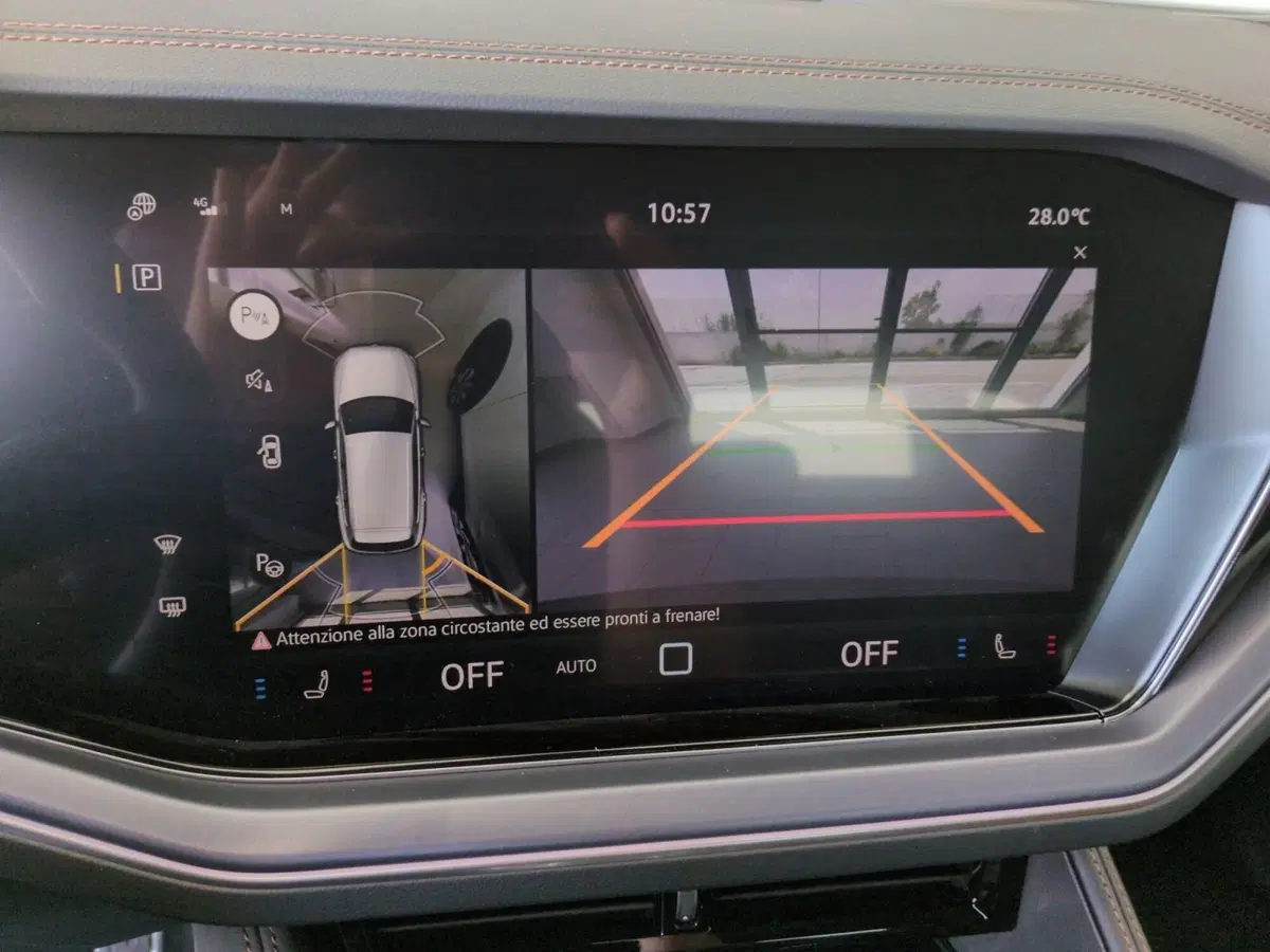 Volkswagen Touareg nuova a Agrigento (14)