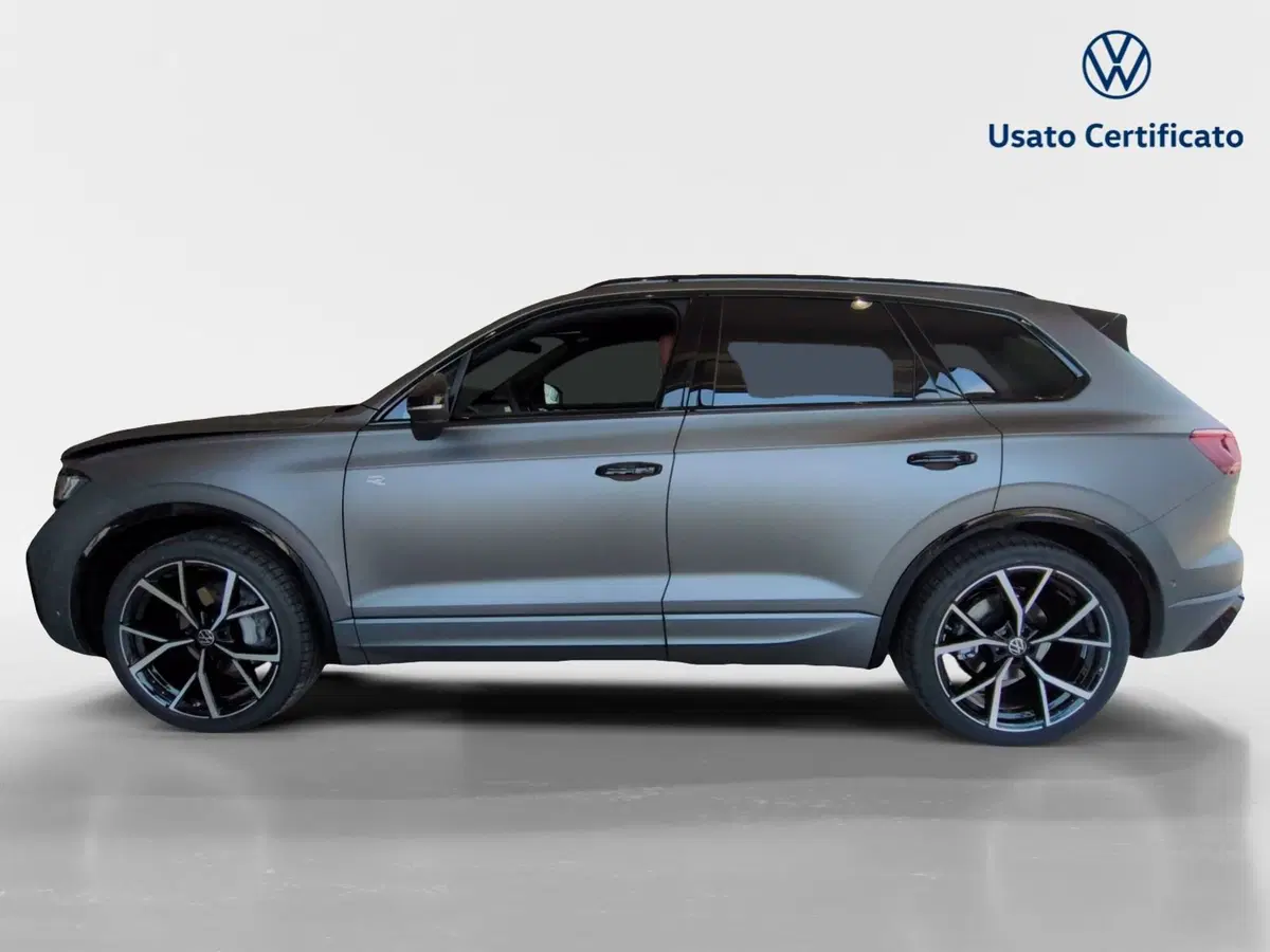 Volkswagen Touareg nuova a Agrigento (2)