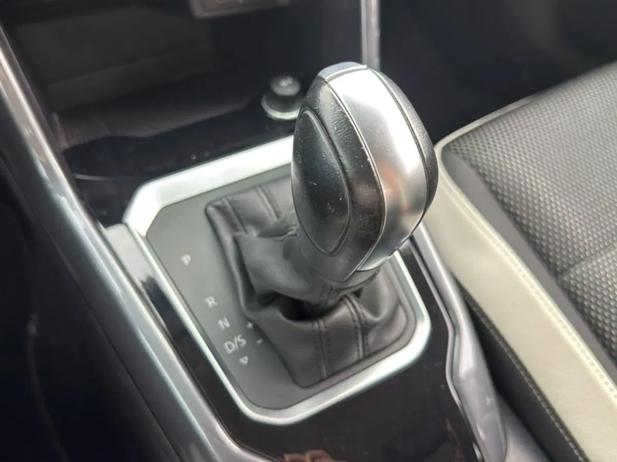 Volkswagen T-Roc usata a Terni (13)