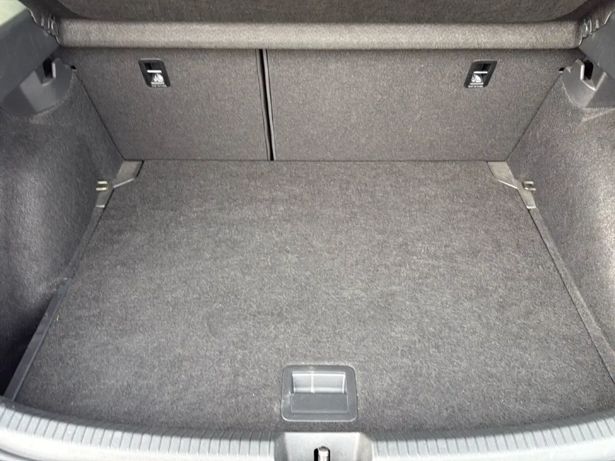 Volkswagen Taigo usata a Terni (9)
