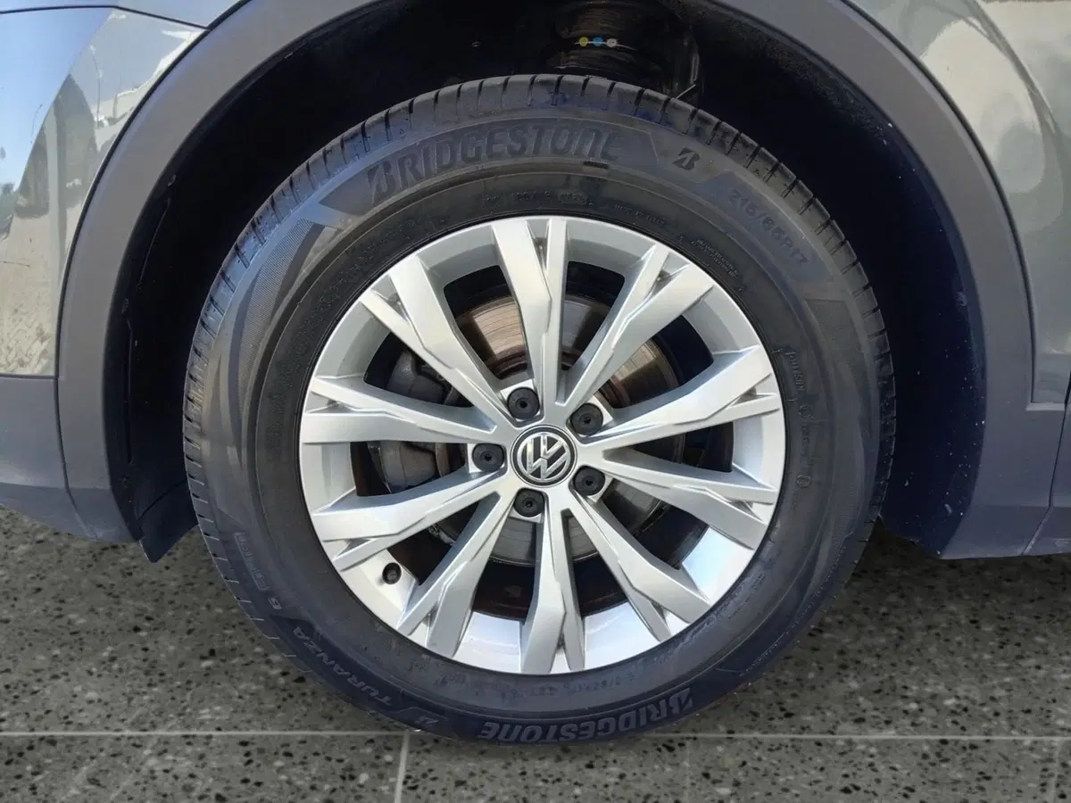 Volkswagen Tiguan usata a Bari (5)