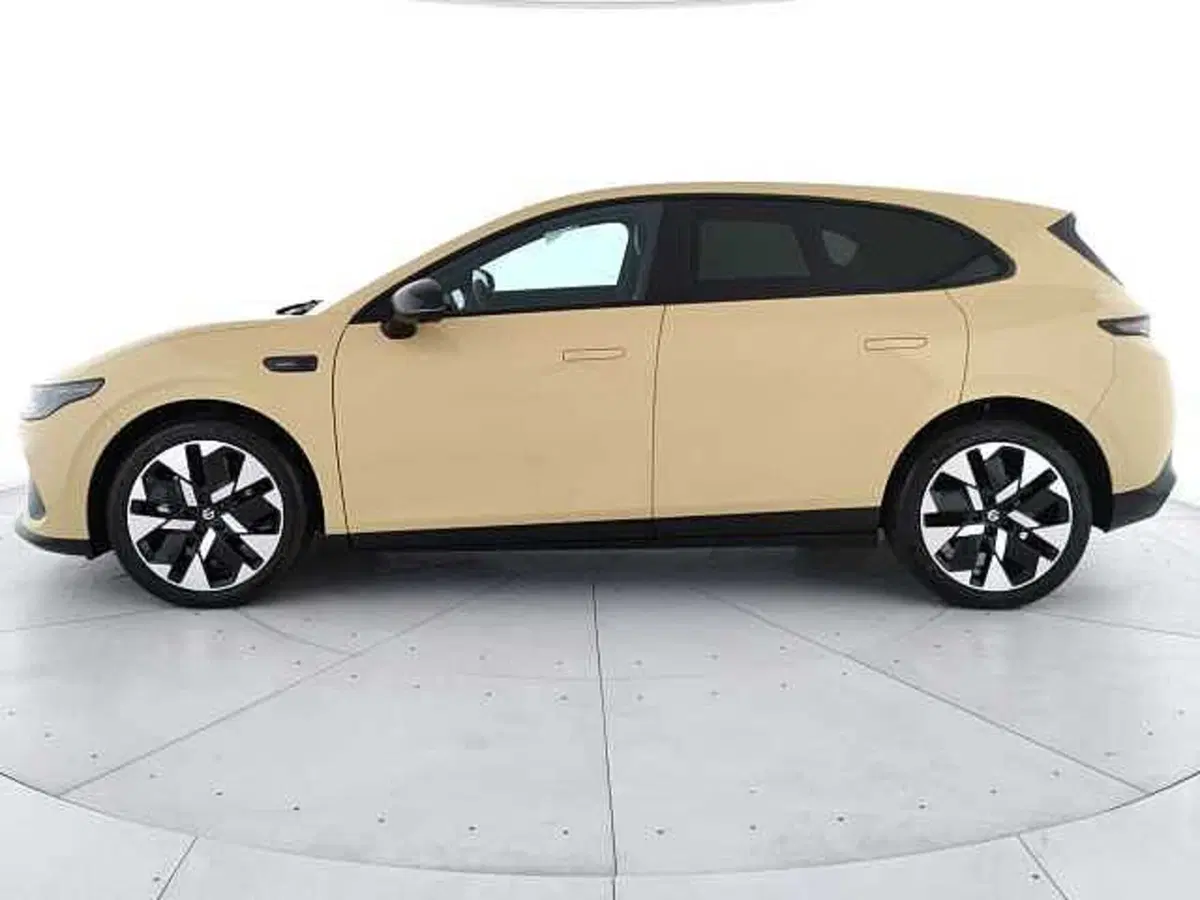 Leapmotor B05 nuova a Caserta (8)
