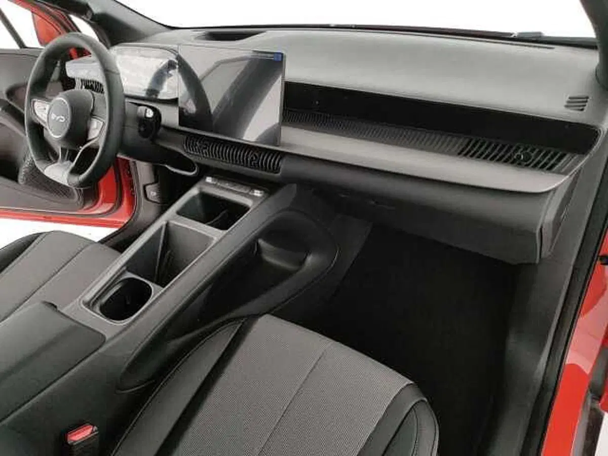 Byd Dolphin G DM-i nuova a Caserta (15)