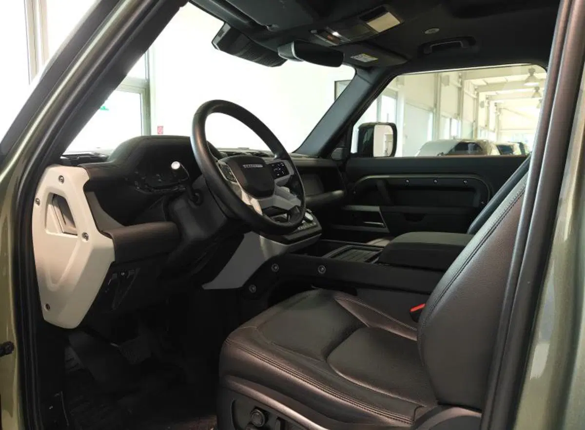 Land Rover Defender usata a Venezia (10)