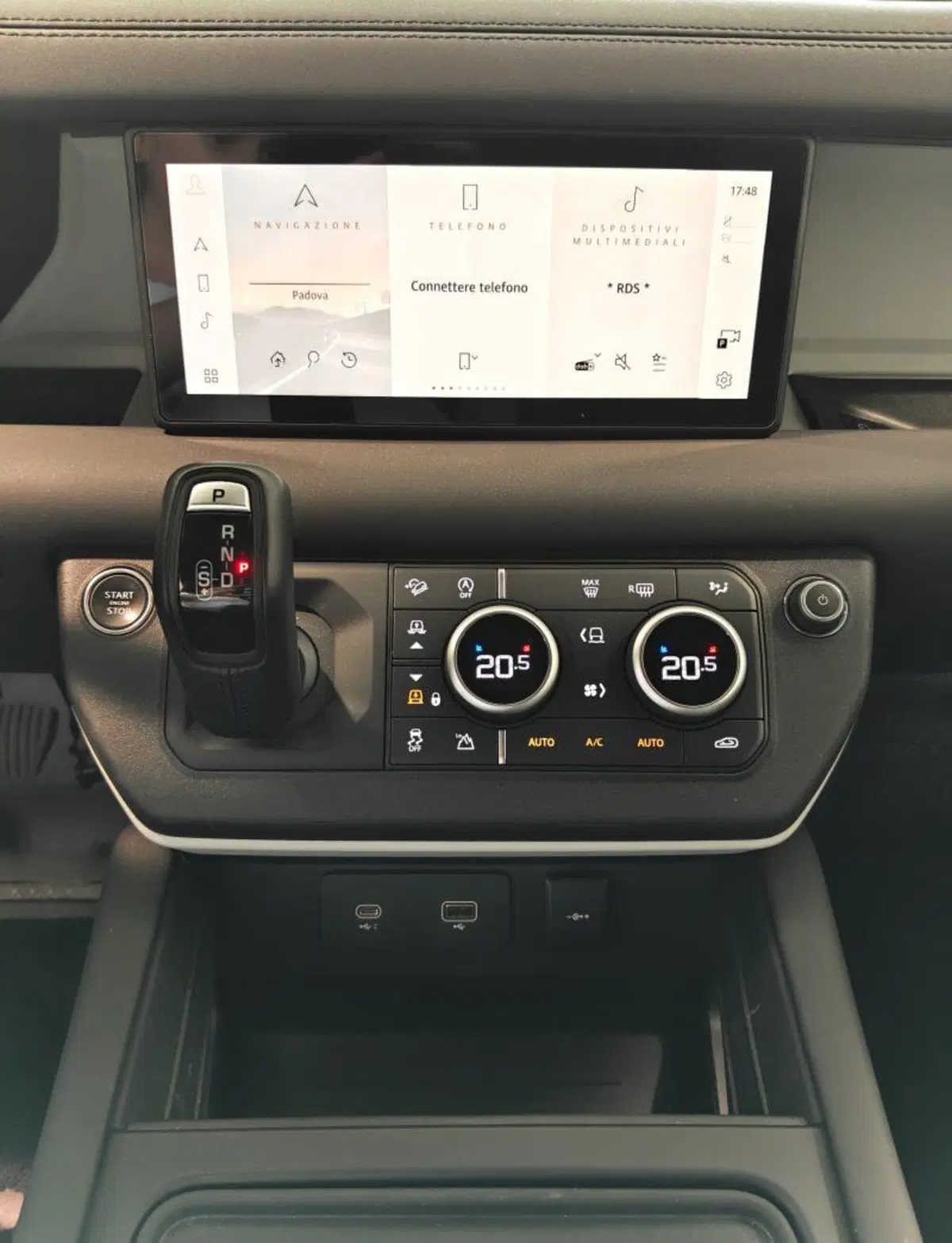 Land Rover Defender usata a Venezia (15)