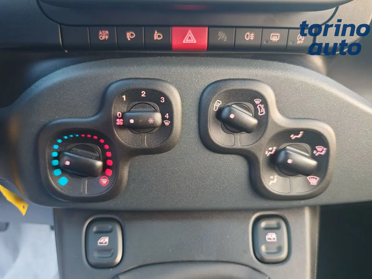 Fiat Panda Cross nuova a Torino (17)
