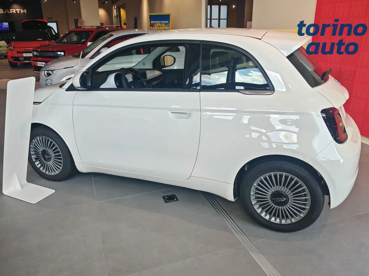Fiat 500 nuova a Torino (4)