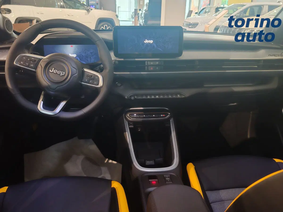 Jeep Avenger nuova a Torino (14)