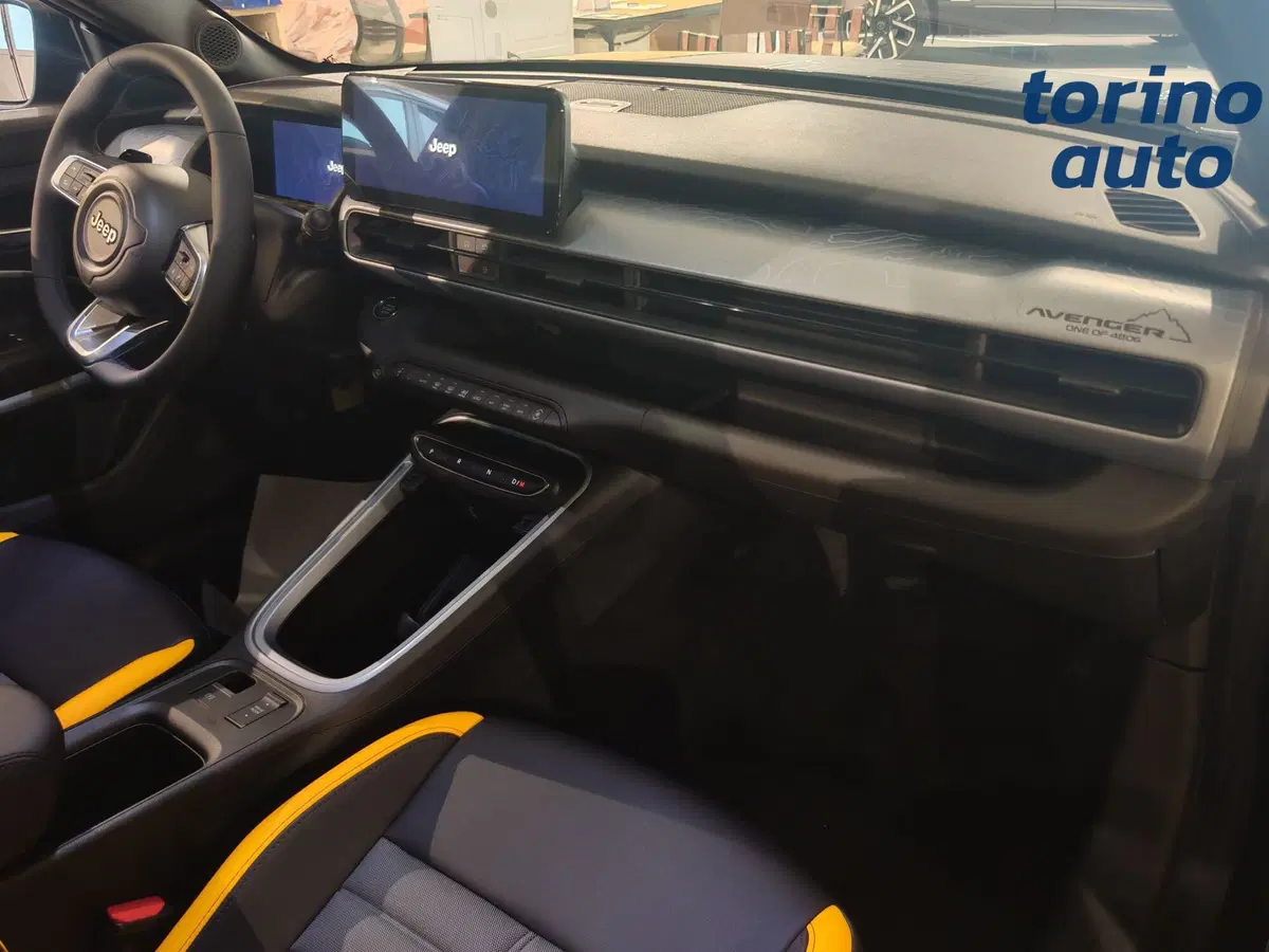 Jeep Avenger nuova a Torino (8)