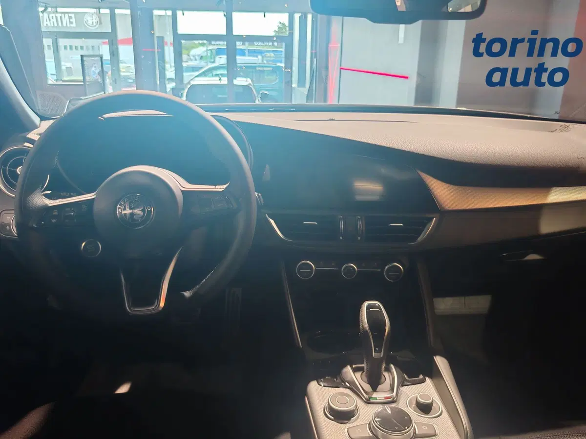 Alfa Romeo Giulia nuova a Torino (10)