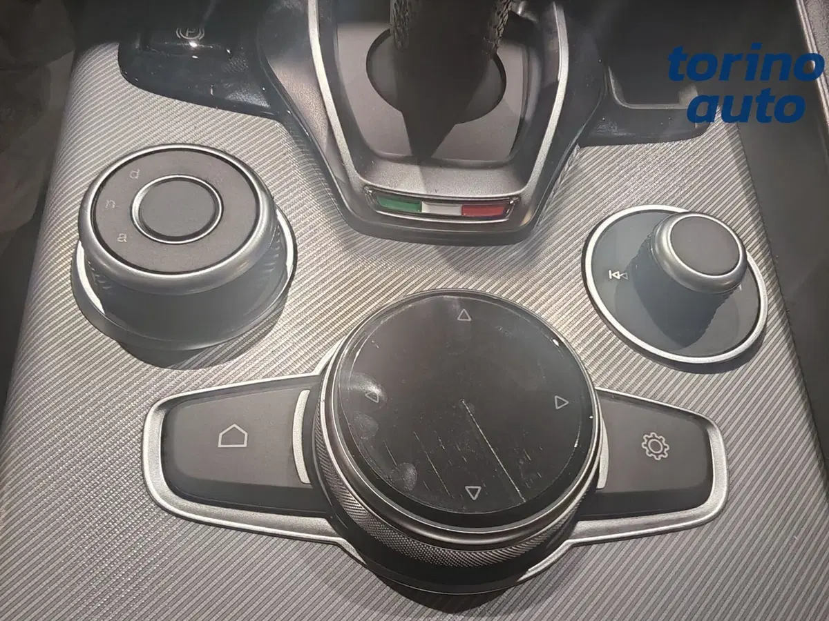 Alfa Romeo Giulia nuova a Torino (19)