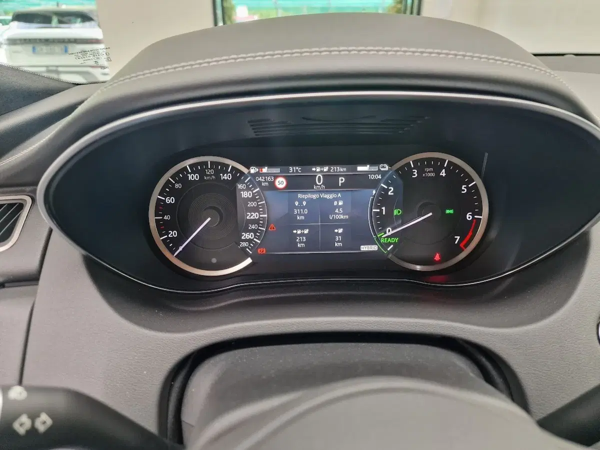 Jaguar E-Pace usata a Verbano Cusio Ossola (11)