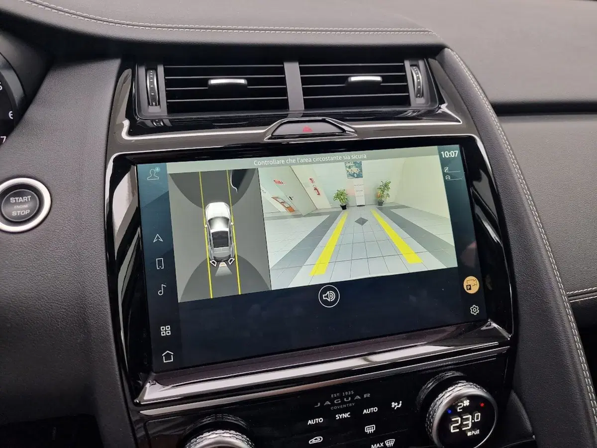 Jaguar E-Pace usata a Verbano Cusio Ossola (13)