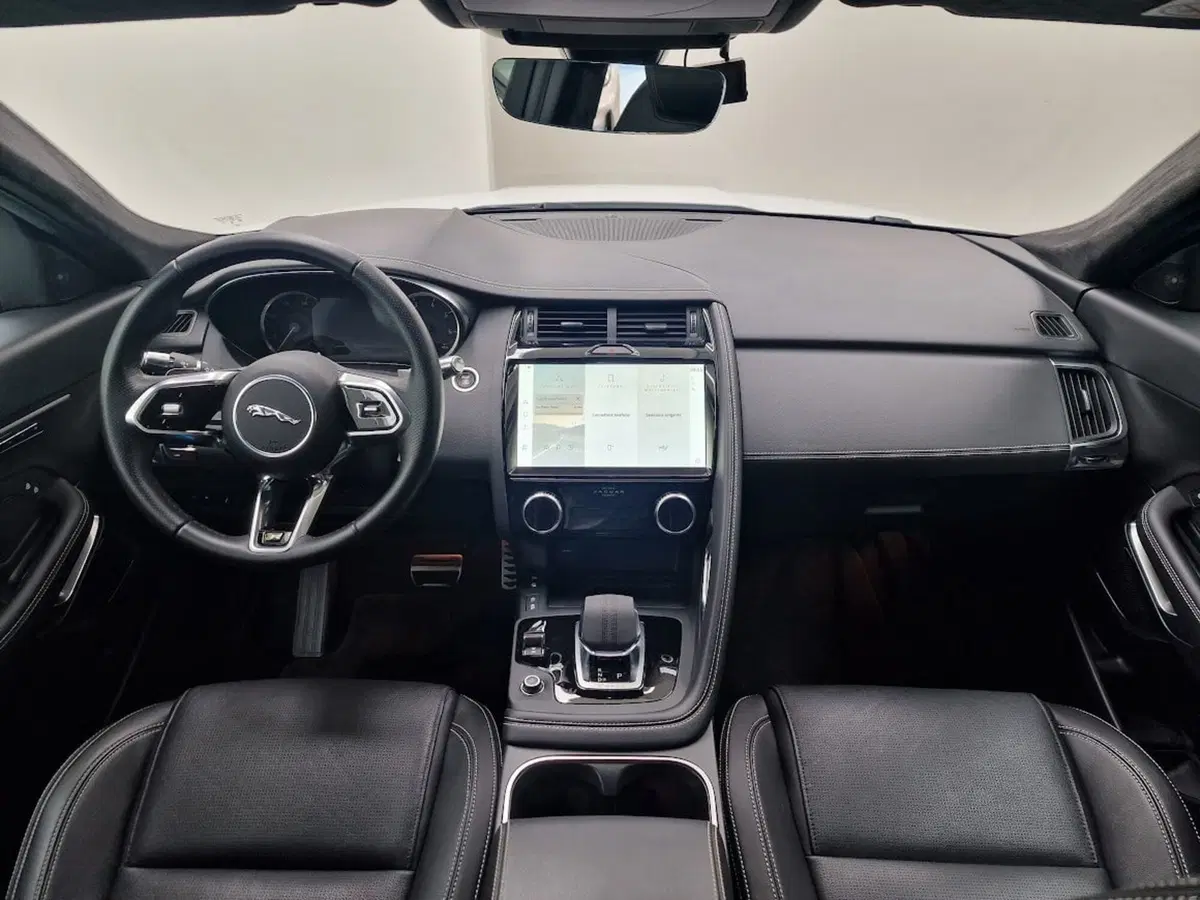 Jaguar E-Pace usata a Verbano Cusio Ossola (4)