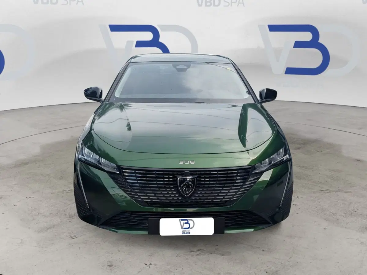 Peugeot 308 nuova a Milano (2)